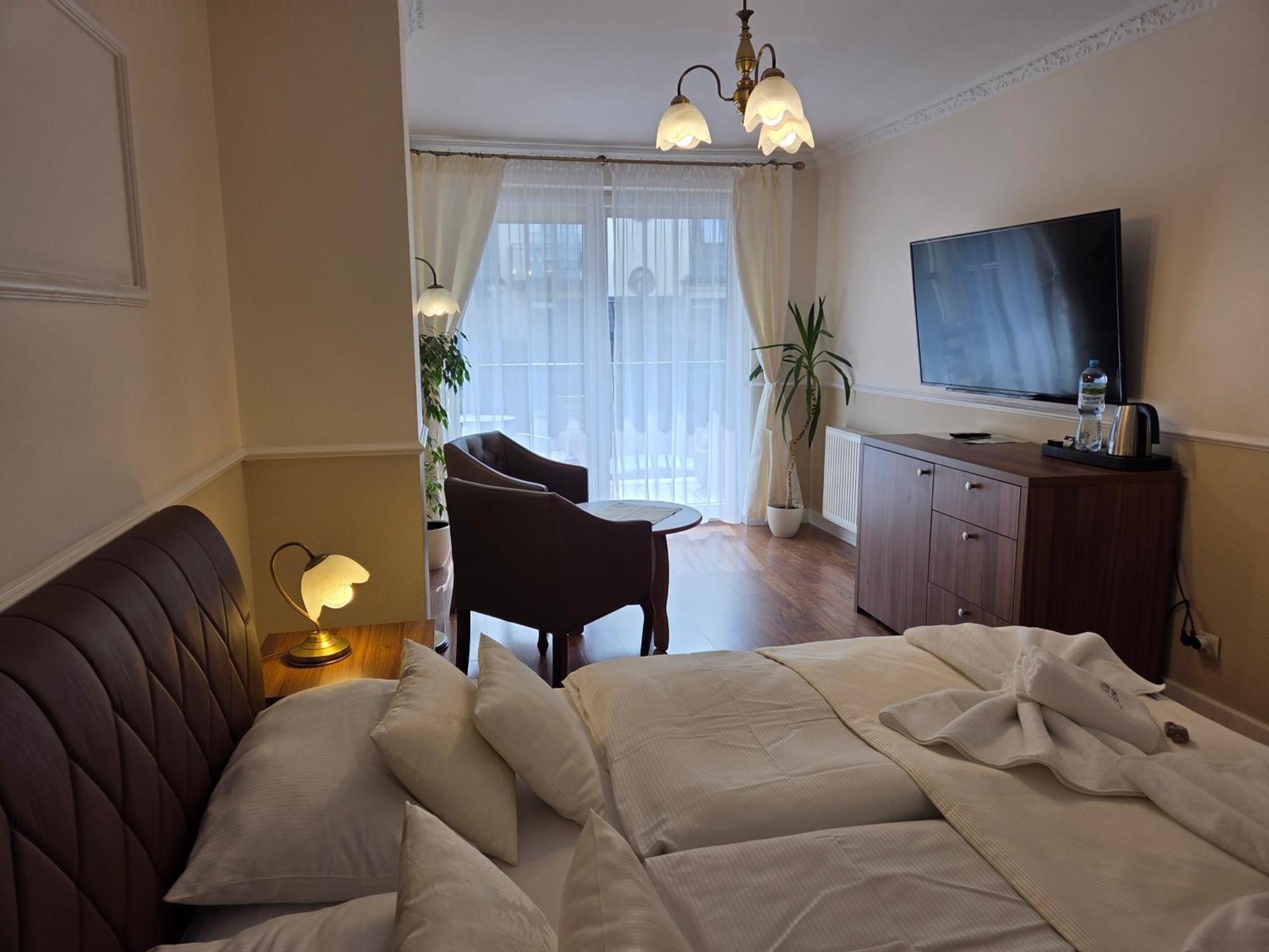 Atena Privat overnatting *