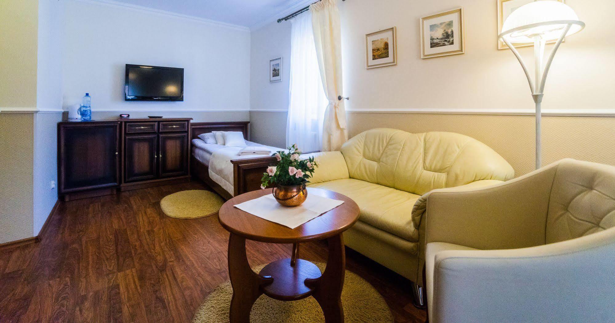 Atena Privat overnatting *
