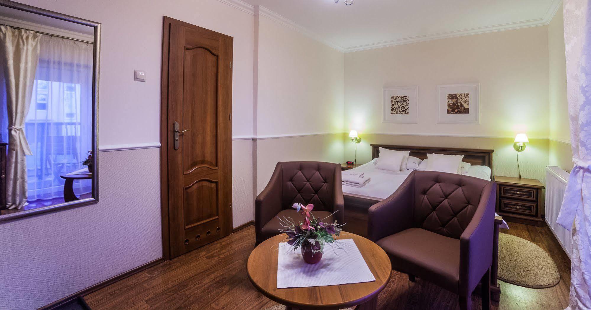Atena Privat overnatting *